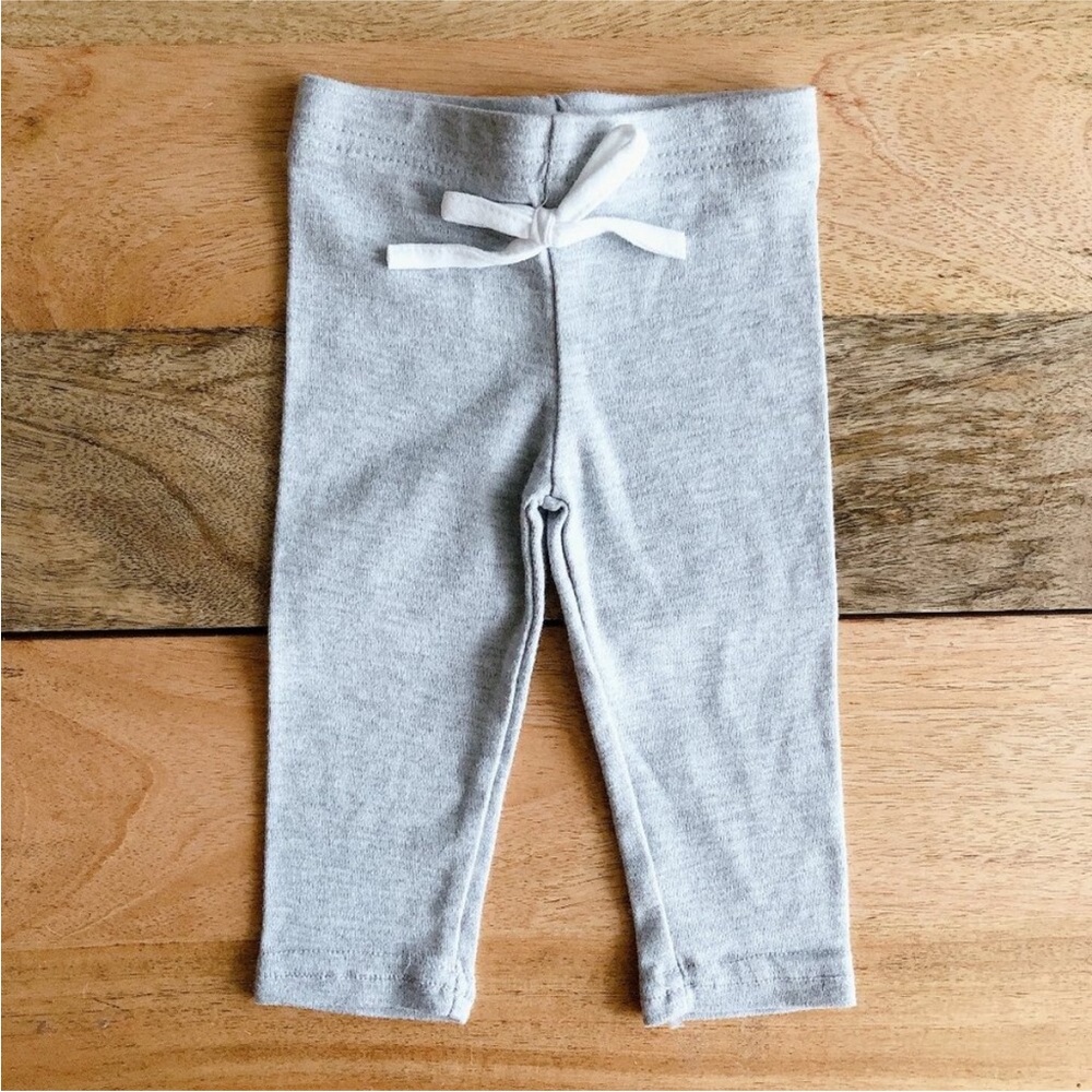 Baby girl bodysuits and pants 0-3m Old Navy - Picture 6 of 10